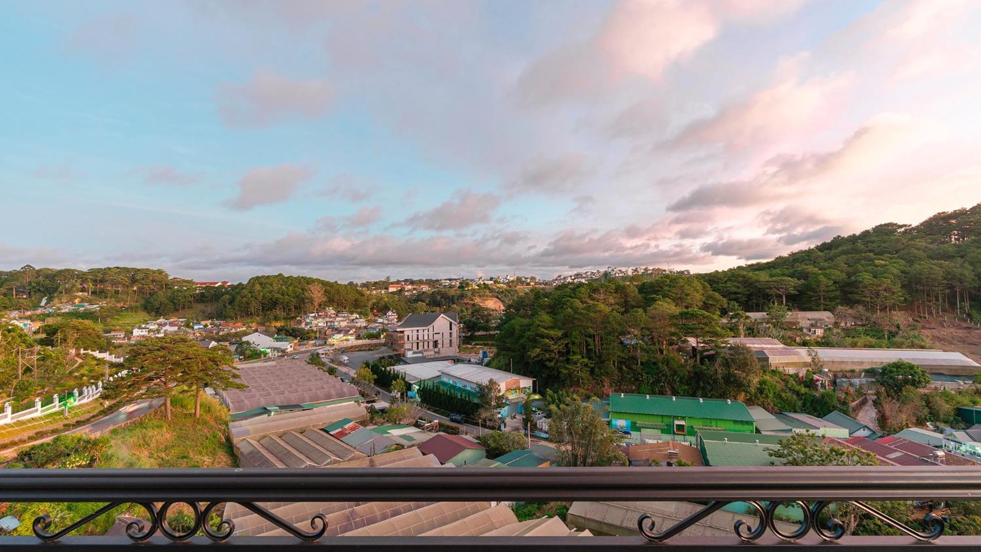 Pine View Hotel Dalat Eksteriør billede