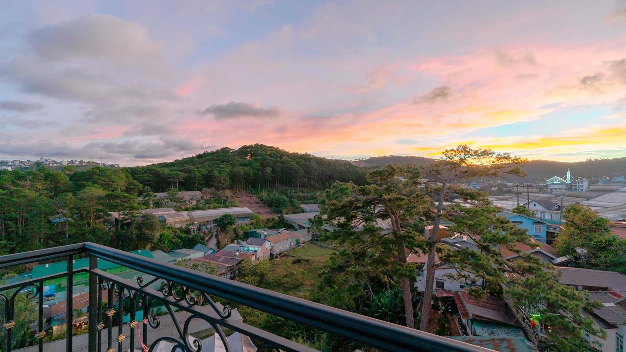 Pine View Hotel Dalat Eksteriør billede