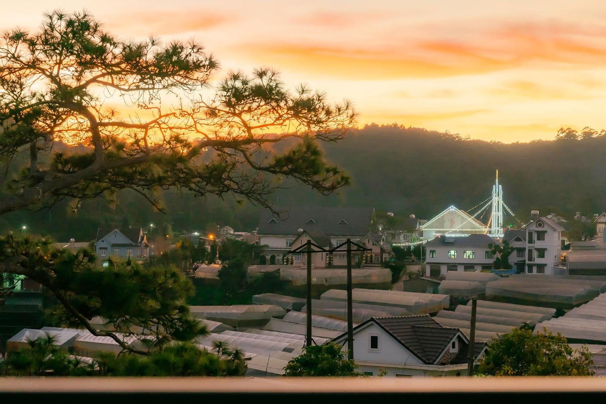 Pine View Hotel Dalat Eksteriør billede